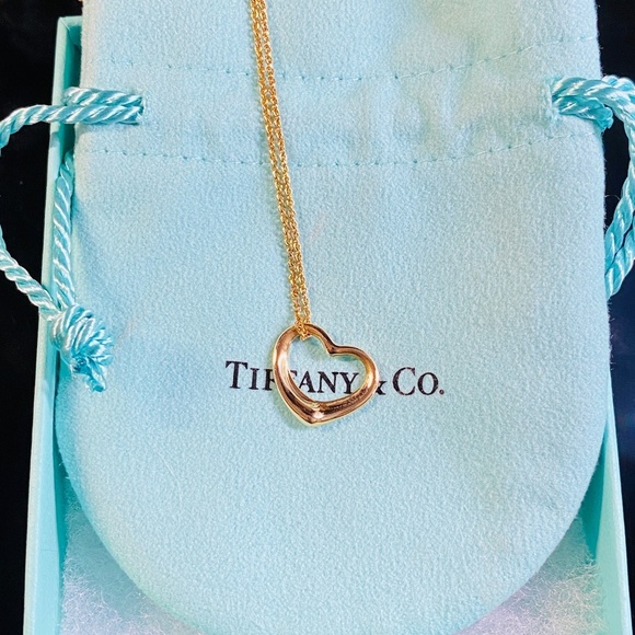 Tiffany & Company 18k Elsa Peretti open heart necklace with box .750 MSRP$1900 - Picture 8 of 8